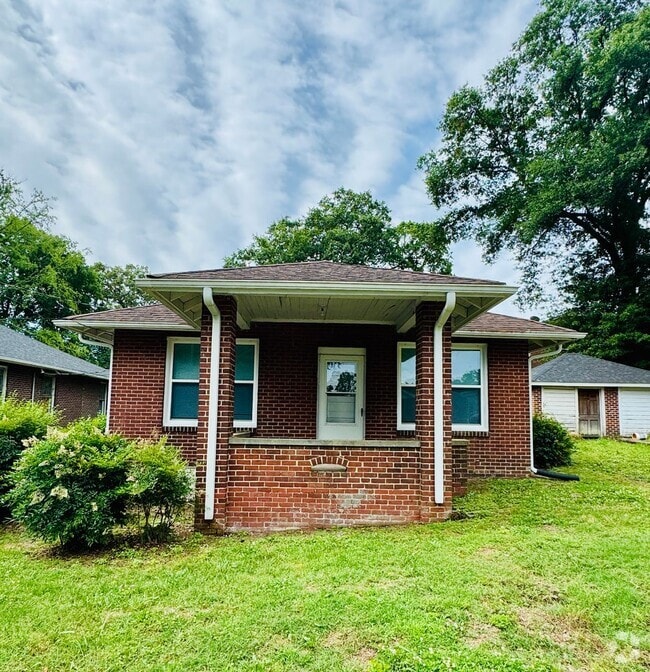 Building Photo - Move-in Ready!