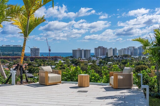 Building Photo - 9201 E Bay Harbor Dr