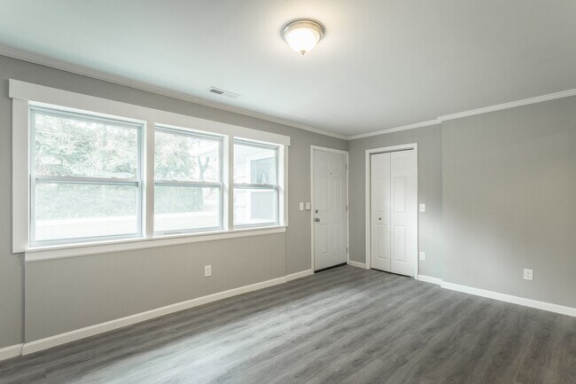 Building Photo - 3204 Harrison Pike