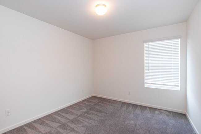 Building Photo - BEAUTIFUL 3 Bedroom Townhome Bonterra Village AVAILABLE NOVEMBER 2025