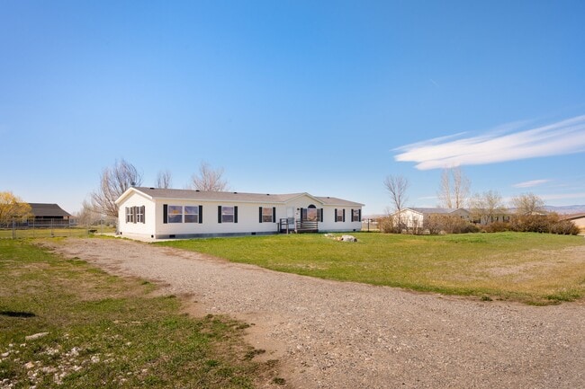 Building Photo - 415 Tracy Ann Dr