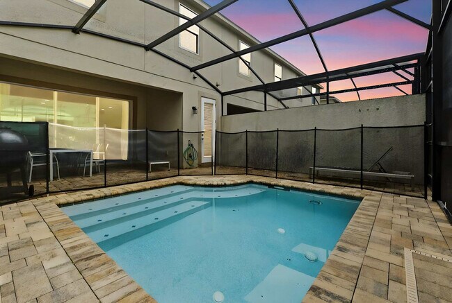 Building Photo - 1552 Carey Palm Cir