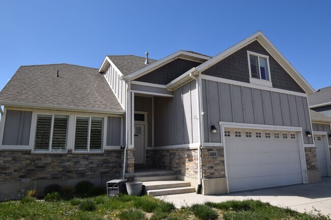 Building Photo - Spacious and Bright 5 Bed 3.5 Bath in Riverton!!