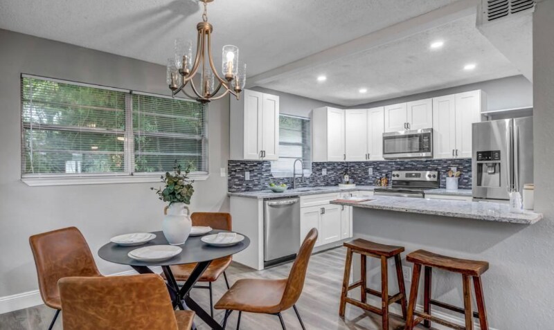 Building Photo - 6906 Bernay Ave