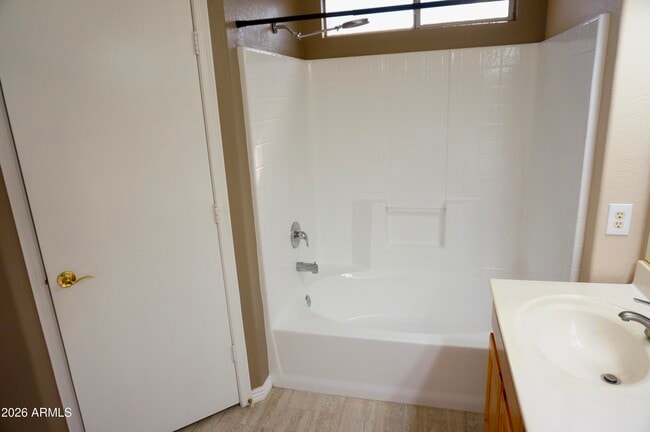 Building Photo - 3033 E Hononegh Dr