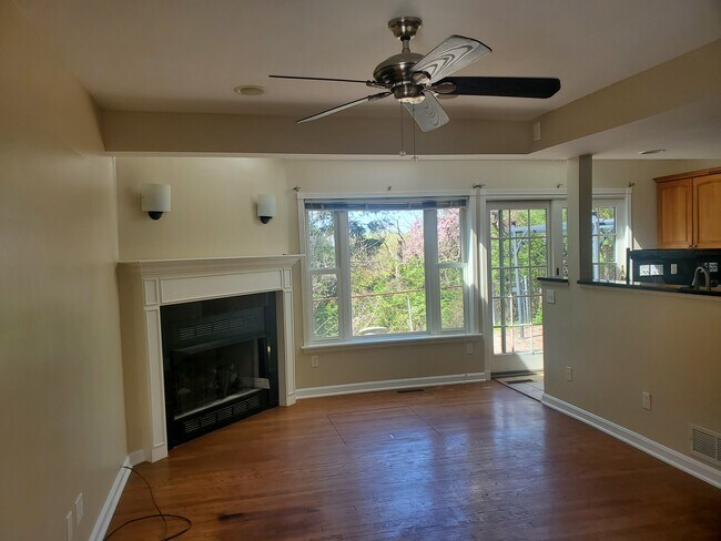 Building Photo - 2405 Overlook Rd
