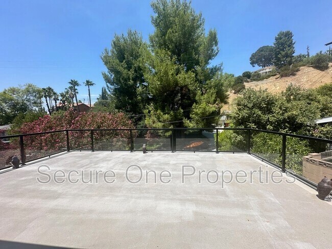 Building Photo - 4654 Galendo St