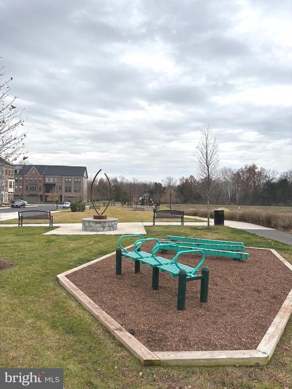 Building Photo - 5266 Ridgeview Retreat Dr