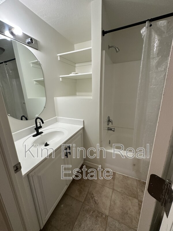 Building Photo - 9820 Deep Creek Dr