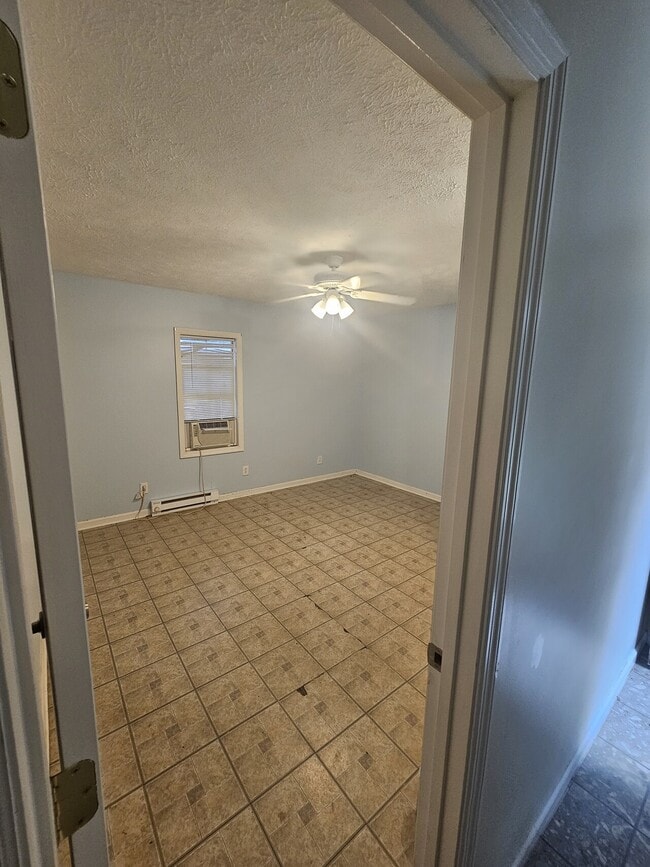 Building Photo - Garland House