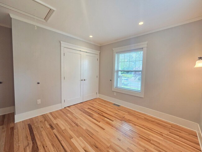 Building Photo - $2,600 - 3 Bed / 2 Bath Beautiful Craftsman Home by Manito Park