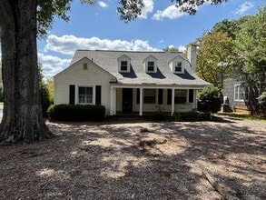 Building Photo - 517 Forest Ln