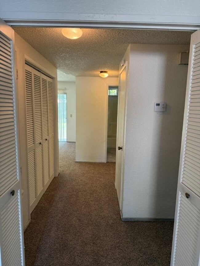 Building Photo - 990/992 JUSTIN DUPLEX