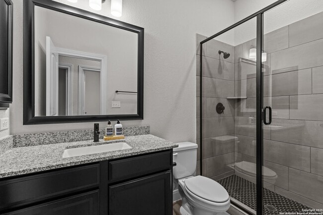 Building Photo - 1318 Tabuenfeld - Excellent, Clean Home, N...