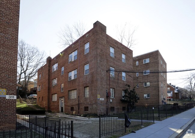 Building Photo - Division Flats
