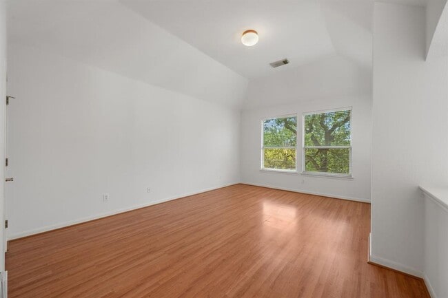 Building Photo - 6920 Larue Belle Cove