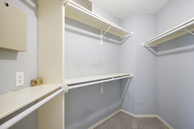 Building Photo - 128 Overbrook Dr