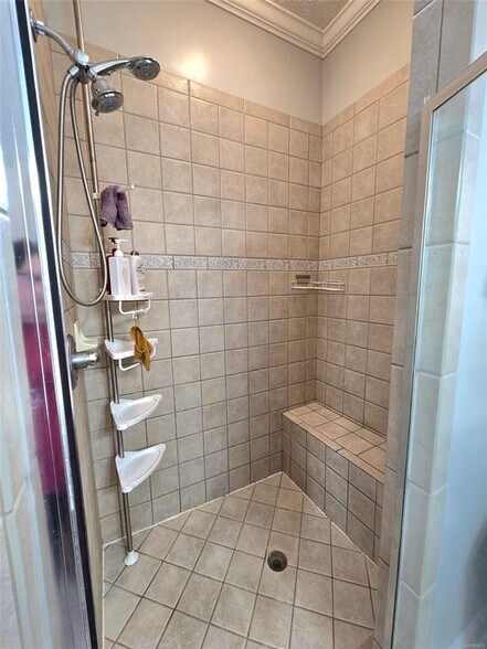 Building Photo - 310 High Pt Rdg