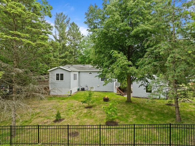 Building Photo - 438 Sylvan Dr