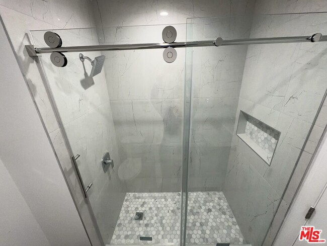 Building Photo - 8635 Cashio St