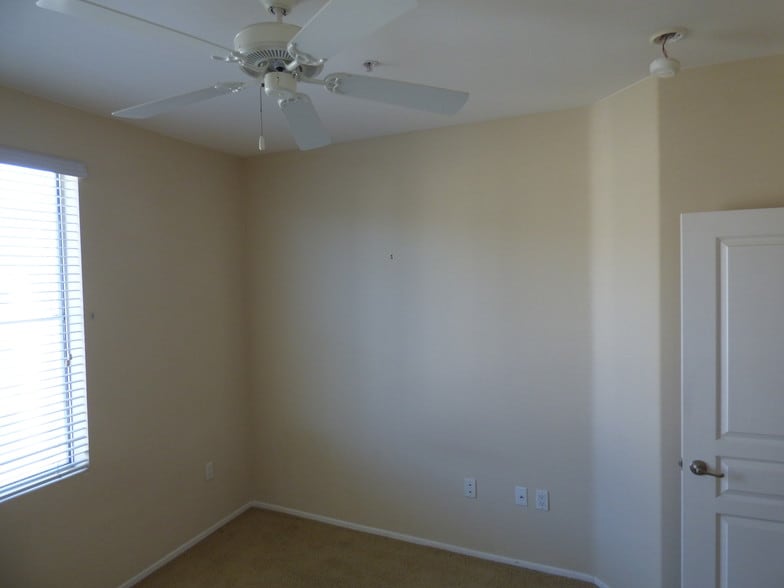 Building Photo - 2429 WATERMARKE Pl