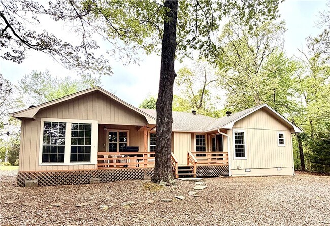 Building Photo - 11 Blakeney Ln