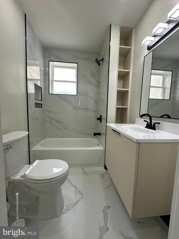 Building Photo - 2539 N Marshall St