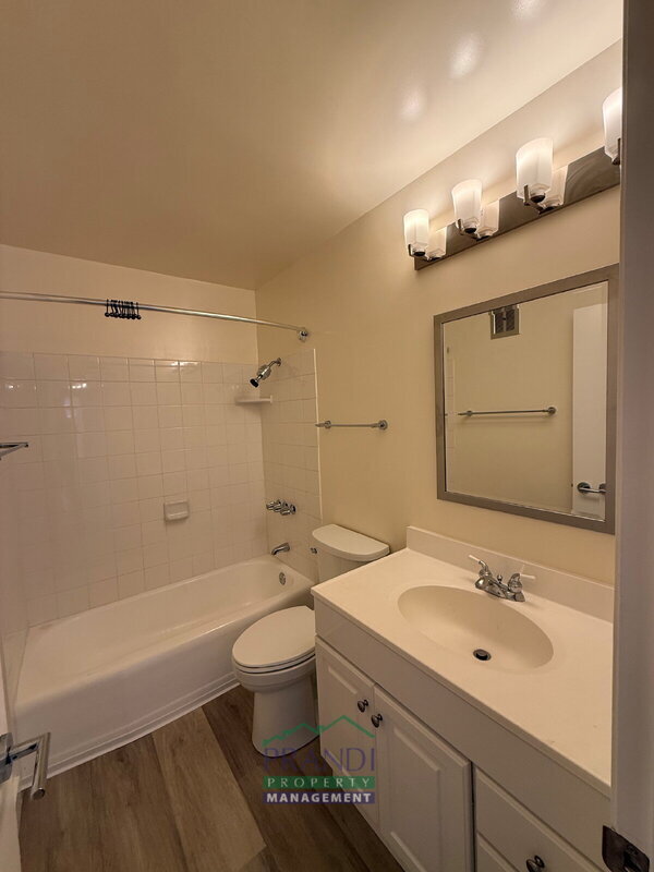 Building Photo - 120 Buchanan Dr