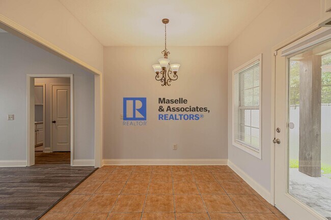 Building Photo - 3 Bed/2 Bath Home in Pearl in Silver Ridge