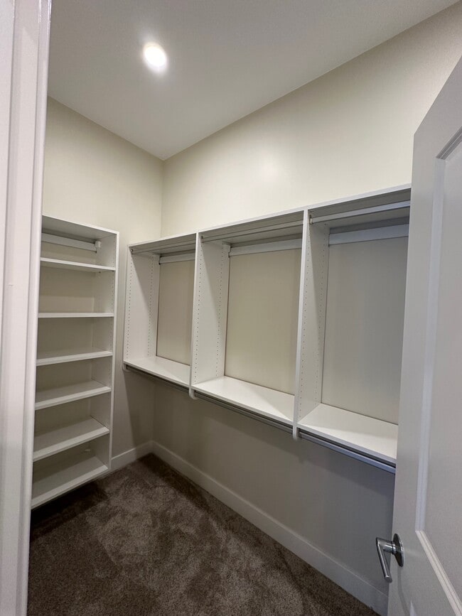 Building Photo - 6745 Longshore St