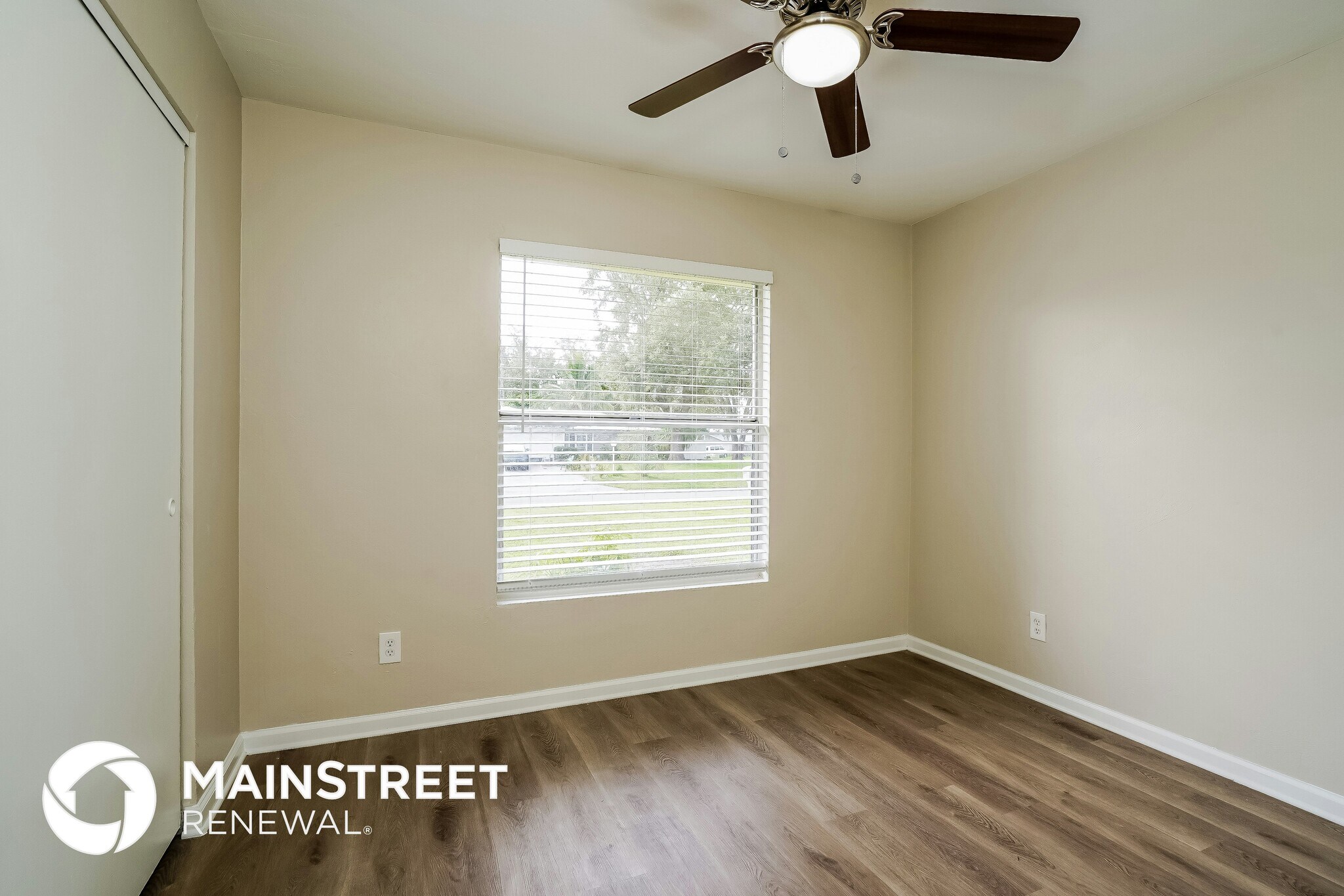 Building Photo - 15860 Willoughby Ln