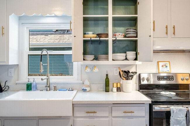 Building Photo - 4459 Brygger Dr W