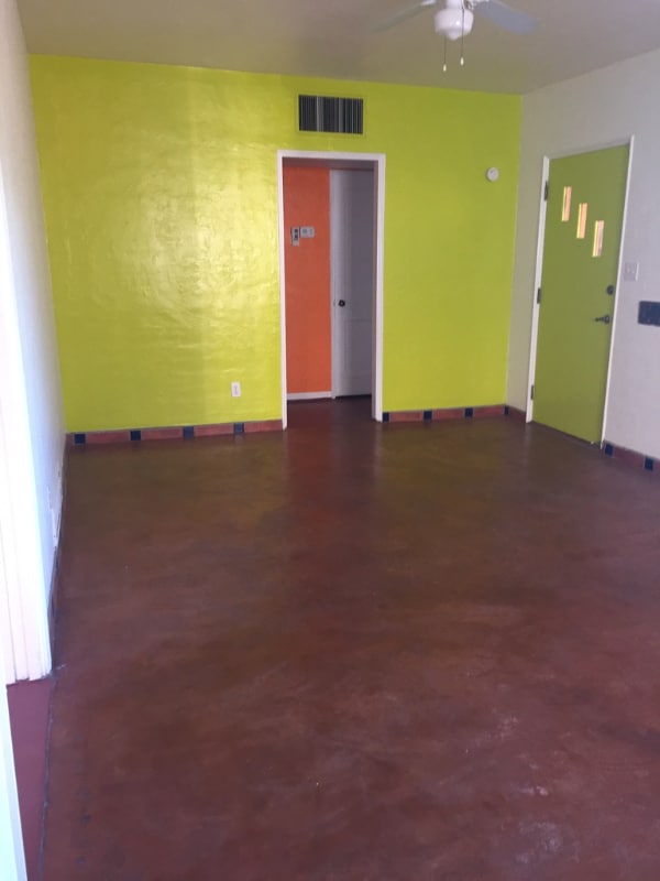 Building Photo - 2128 E 9th St