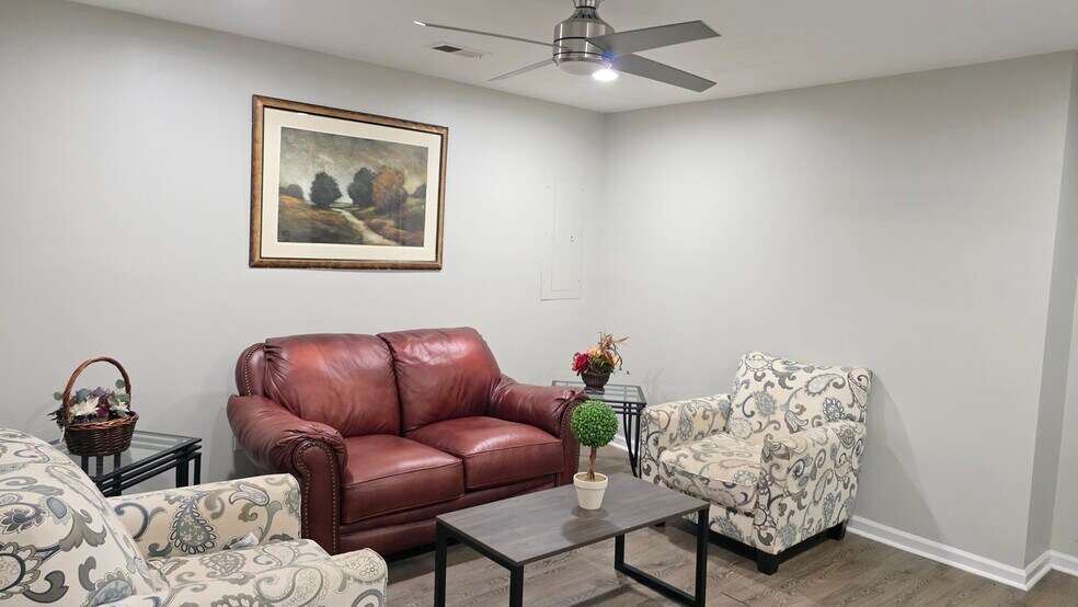 Building Photo - 1417 22nd Ave N