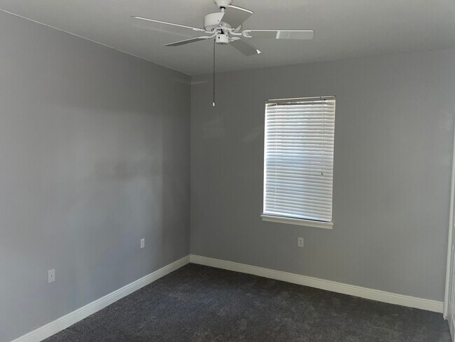 Guest Bedroom - 1504 SW 50th St