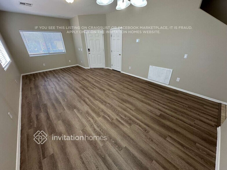 Building Photo - 7213 S 8th St