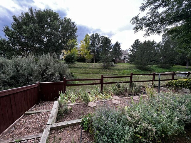 Building Photo - Charming 3 bed, 3 bath Ranch Home in South Fort Collins