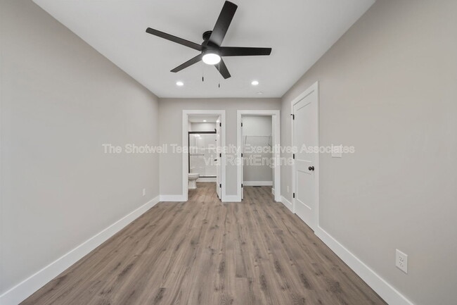 Building Photo - 2711 Tarleton Ave