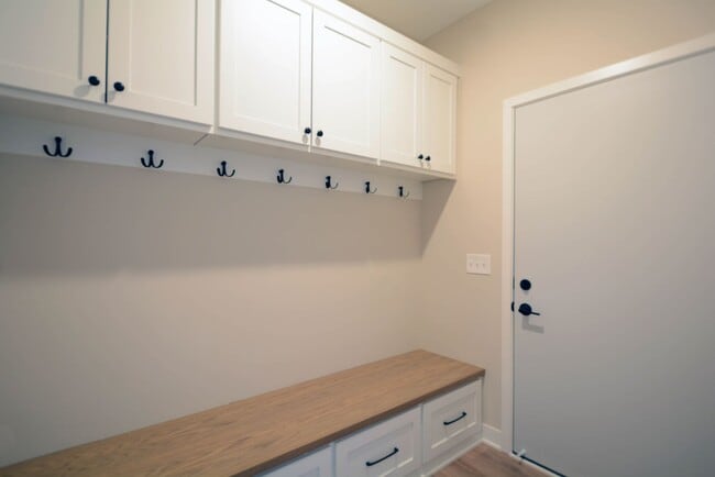 Building Photo - New Construction Townhouse Available Now in Roseville!