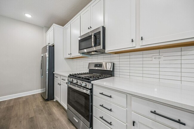 Building Photo - 75565 Blackbird Dr