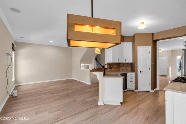 Building Photo - 12 Coral Place