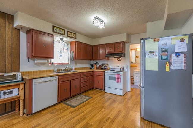 Building Photo - Great Mountain Home - Fully Furnished