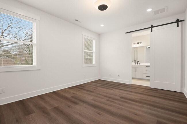 Building Photo - Gorgeous 4-bedroom, 4-bathroom Modern Home Durham, NC