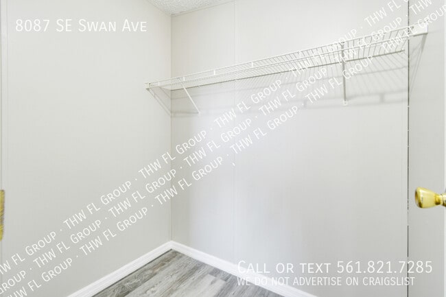 Building Photo - 8087 SE Swan Ave