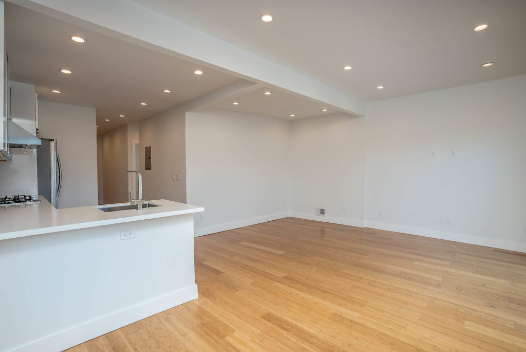 Building Photo - 1461 Thomas Ave