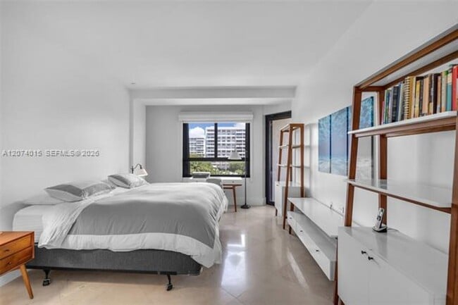 Building Photo - 251 Crandon Blvd