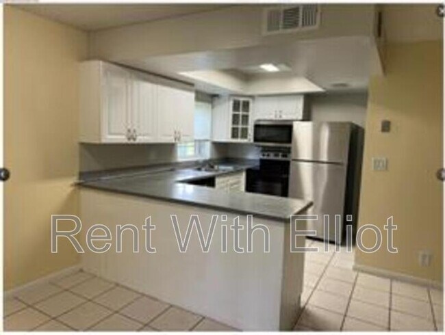 Primary Photo - 25 Laredo Pl