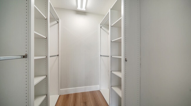 Building Photo - 5533 Avellino Pl