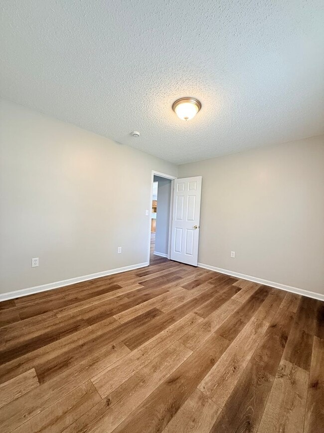 Building Photo - 1285-MF2-IO