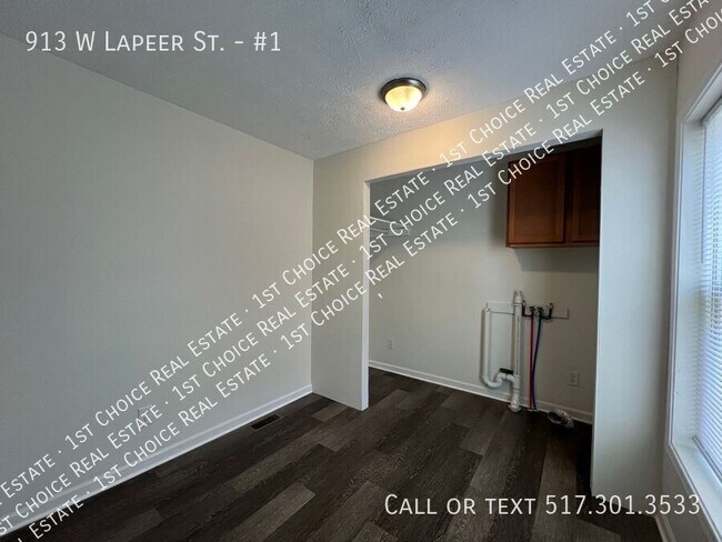 Building Photo - 913 W Lapeer St